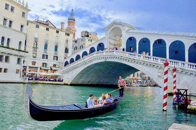 Private Guided Tour: Venice Gondola Ride Including the Grand Canal
