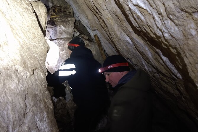 Private Nottawasaga Bluffs Caves Snowshoe/Crampons, Creemore Area - Meeting and Pickup