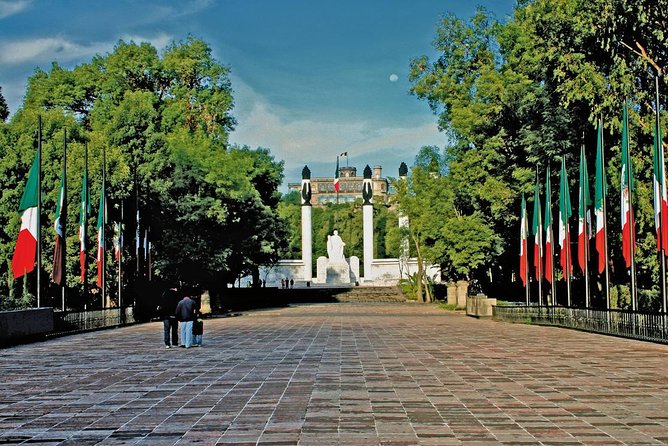 Private Walking Tour Anthropology Museum & Chapultepec Castle