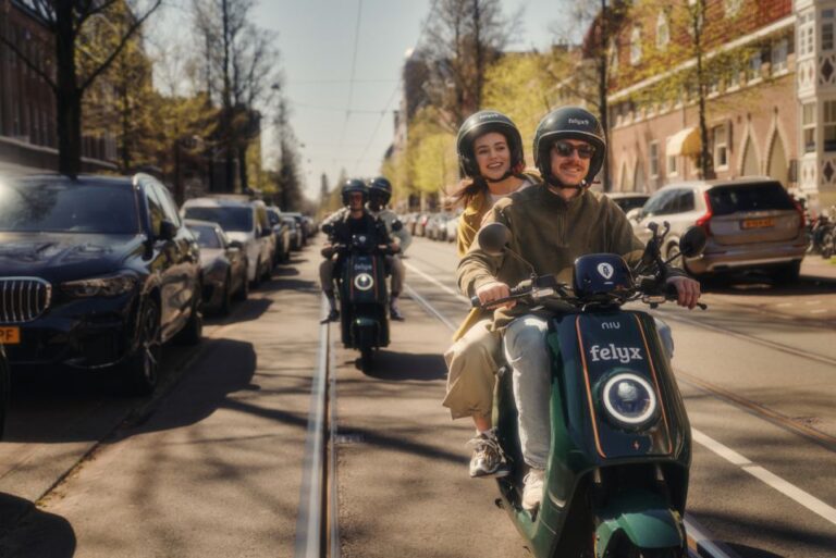 Rotterdam: Felyx E-Moped Day Pass