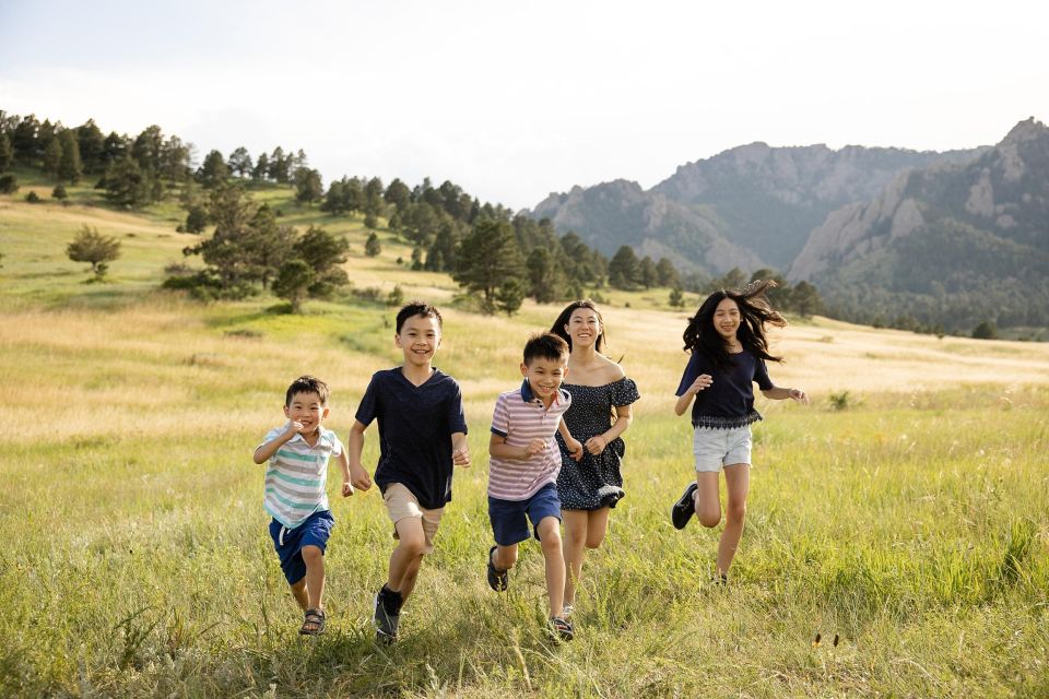 Scenic Mountain Photoshoot in Boulder, Colorado - Live Tour Guide and Language