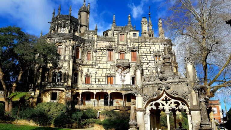 Sintra : Exclusive Full-Day Monuments Tour