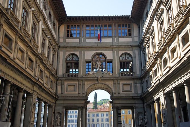 Skip the Line: Florence Uffizi Gallery Monolingual Small Group Tour