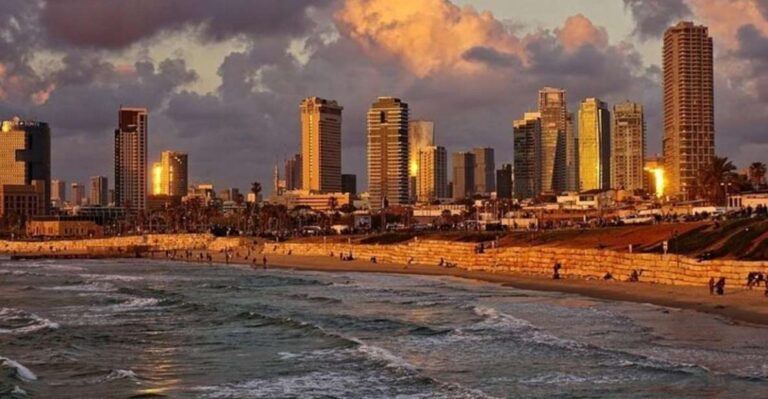 Tel Aviv : Must-See Attractions Private Walking Tour