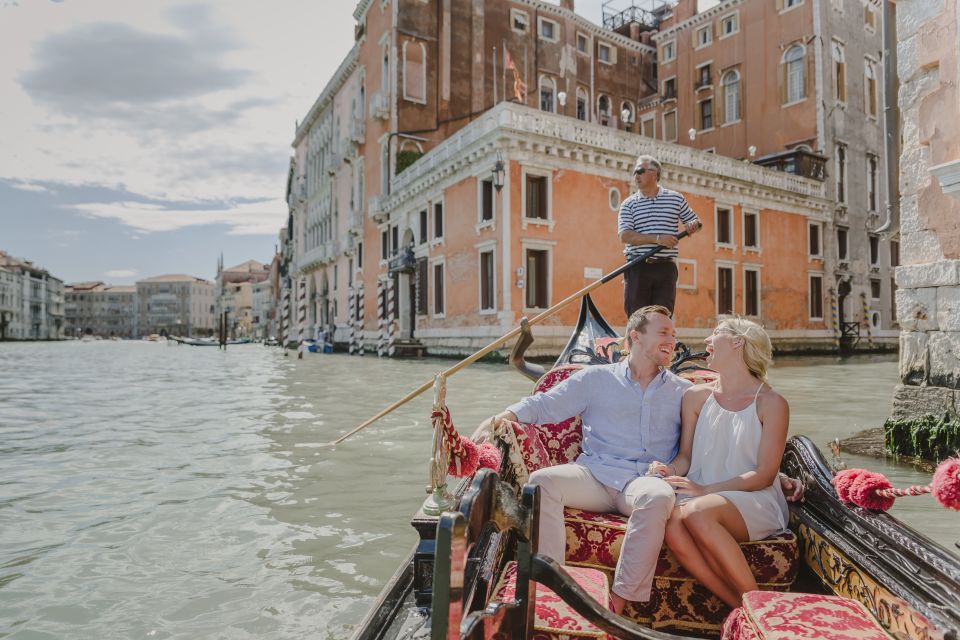 Venice: Private Gondola Ride With Photo Shoot - Activity Details