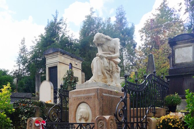 Visit the Père Lachaise Cemetery: a Self-Guided Tour - Tour Meeting Point and App Instructions