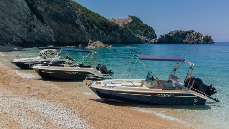 Zakynthos: Private Cruise to Shipwreck Beach and Blue Caves