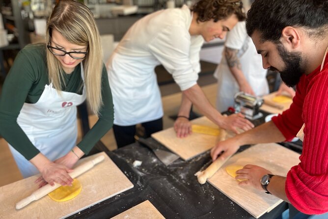 1 Hour Pasta Making Class in Rome - Meal Sharing