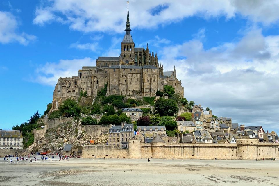2-day Private D-Day Mont Saint-Michel 3 Castles by Mercedes - Itinerary Details