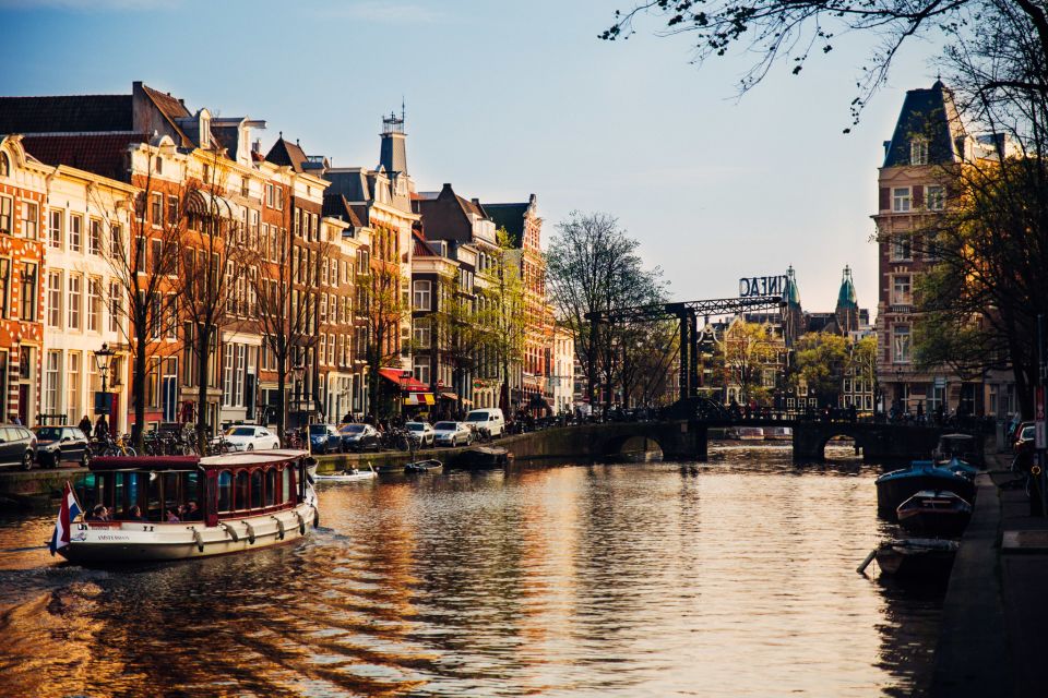 Amsterdam: Drinks & Bites Private Tour - Experience Highlights