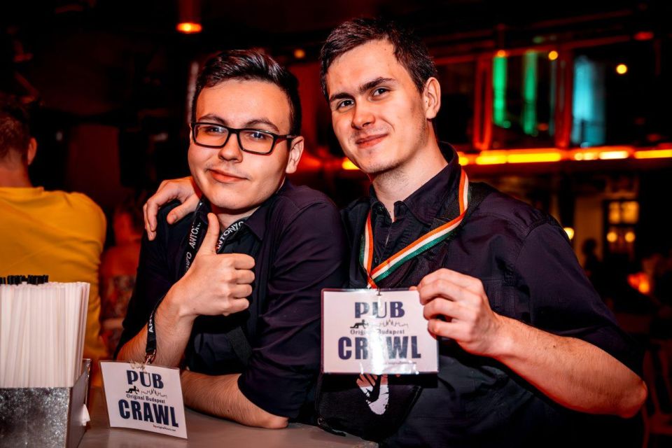 Amsterdam: New Year's Eve Pub Crawl With VIP Club Entry - Experience Highlights