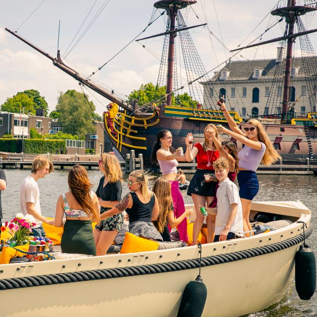 Amsterdam: Party Booze Cruise With Night Club Entrance - Experience Highlights