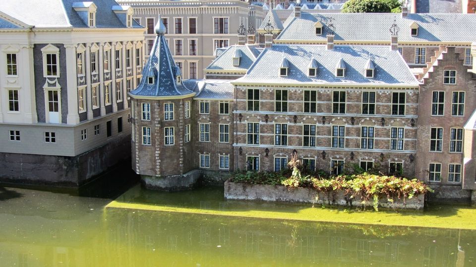 Amsterdam: Private Transfer From Amsterdam to the Hague - Inclusions
