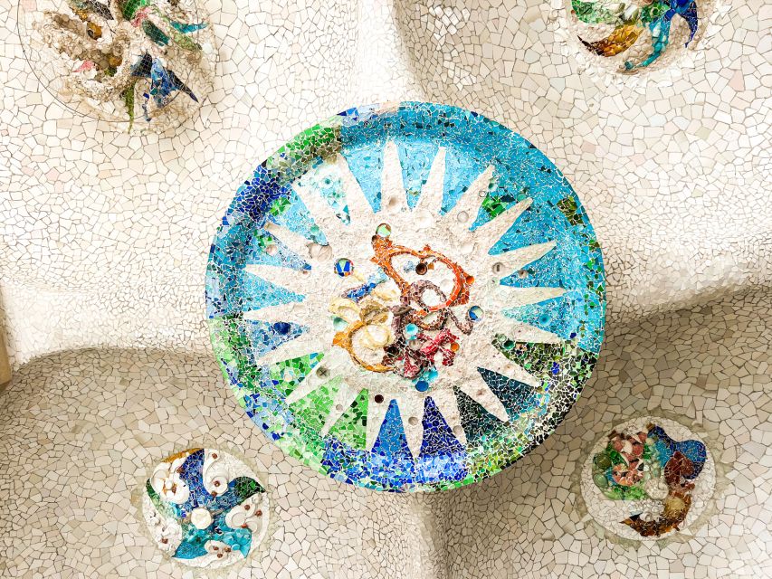 Barcelona: Park Güell & La Sagrada Familia Tickets and Tour - Experience Highlights