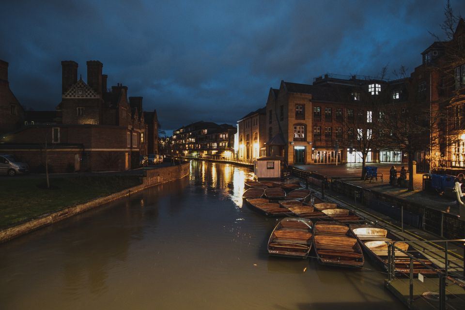 Cambridge: Ghost Tour Led by University Alumni Guide - Tour Itinerary