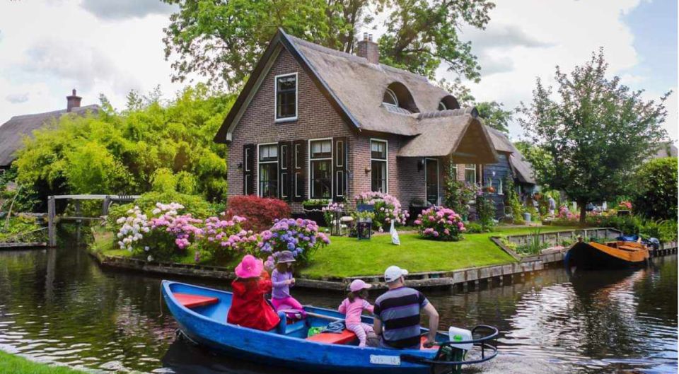 From Amsterdam: Giethoorn Guided Day Trip With Canal Cruise - Activity Duration and Highlights