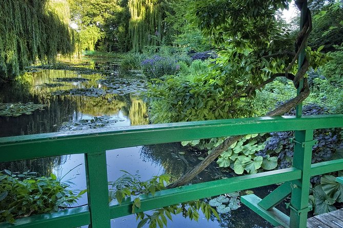 Giverny Half Day Guided Trip With Monets House & Gardens From Paris by Minivan - Customer Experiences