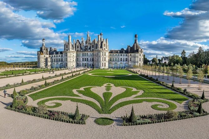 Incredible Loire Castles Tour With Wine Tastings and Lunch - Culinary Experience