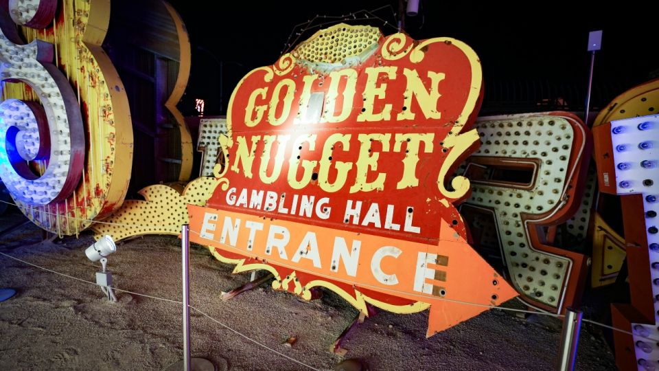 Las Vegas: Night Helicopter Flight and Neon Museum Tour - Experience Highlights