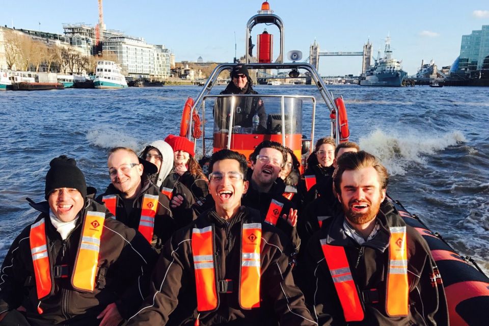 London: Private Speedboat Hire Through the Heart of the City - Language Options and Features