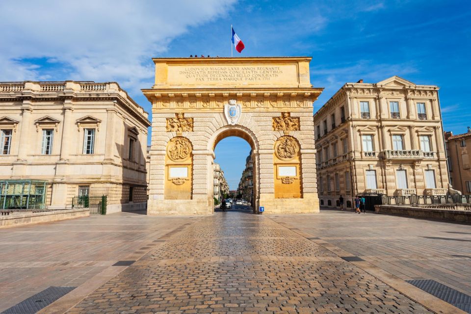Montpellier: Express Walk With a Local in 60 Minutes - Tour Description