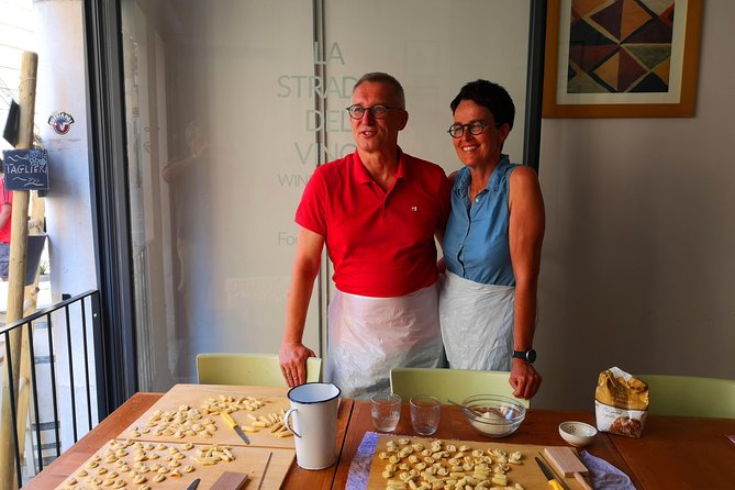 Orecchiette Cooking Class and Wine Tasting in Lecce - Wine Tasting Experience Highlights