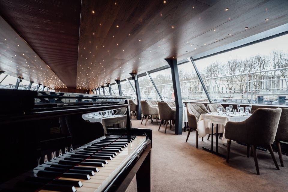 Paris: 4-Course Dinner Cruise on Seine River With Live Music - Activity Highlights