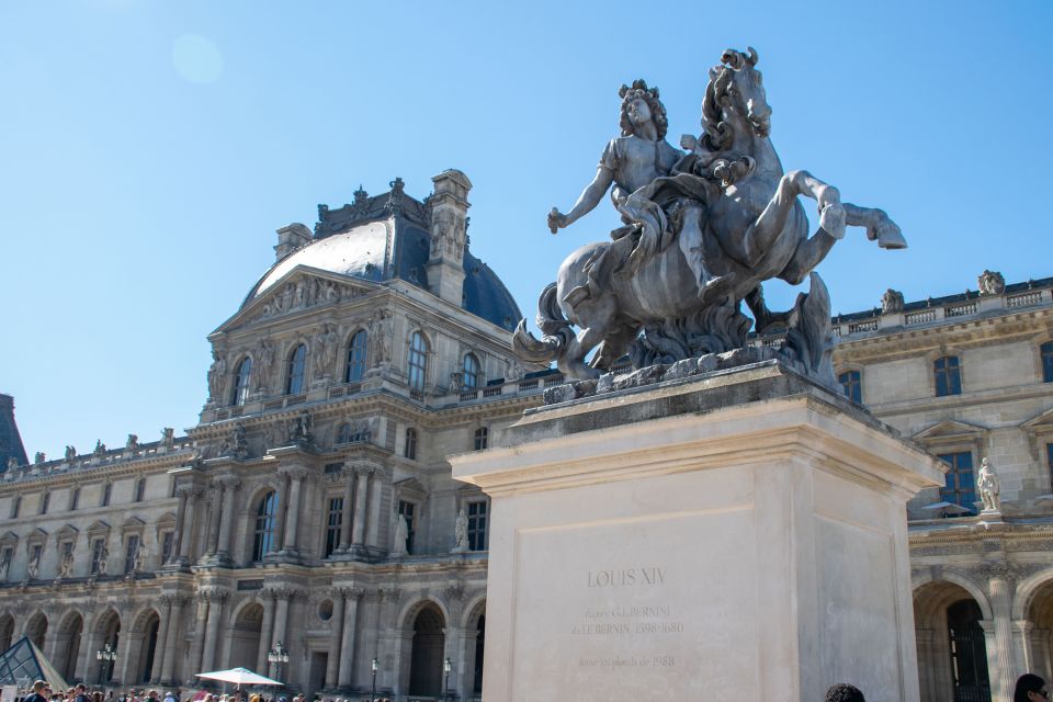Paris: Louvre Museum Highlights Guided Tour With Ticket - Experience Itinerary