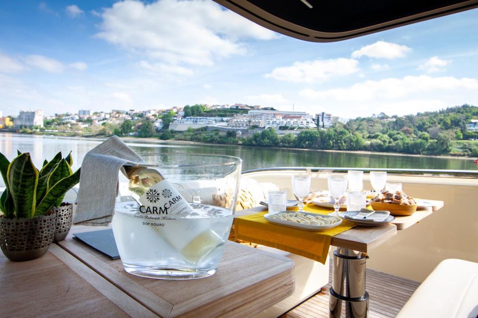 Porto: FULLDAY Private Luxury Yacht in the Douro - Activity Duration and Languages