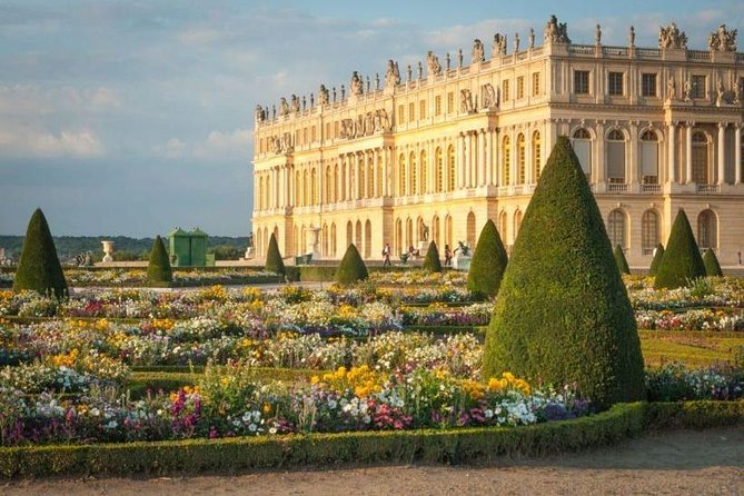 Private 5-Hour Round Transfer to Versailles From Paris. Best Offer! - Pickup Information