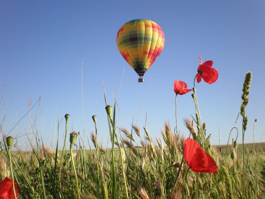 Segovia: Hot-Air Balloon Flight With Optional 3-Course Lunch - Languages and Cancellation Policy