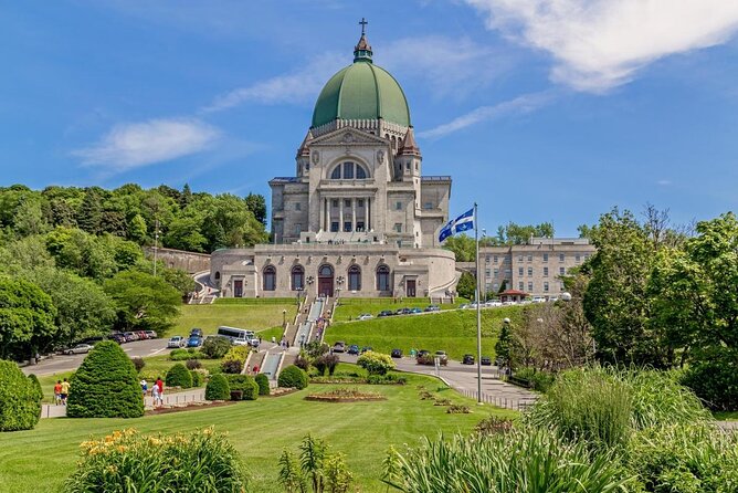 Small-Group Sightseeing Tour of Montreal - Accredited Bilingual Guide