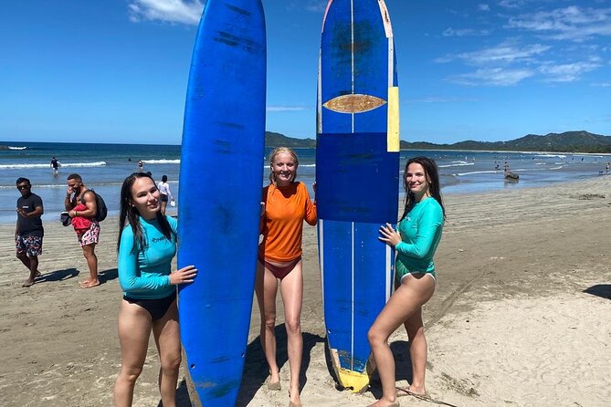 Surf Lessons - Playa Tamarindo  - Sámara - Safety and Equipment Provided