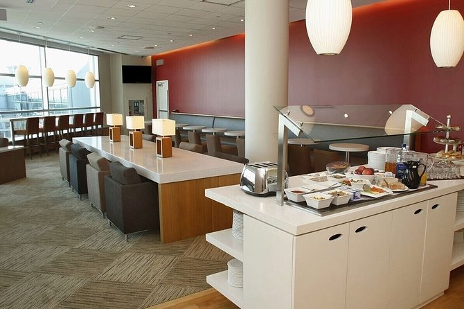 Toronto Pearson International Airport Plaza Premium Lounges - Booking Process and Details