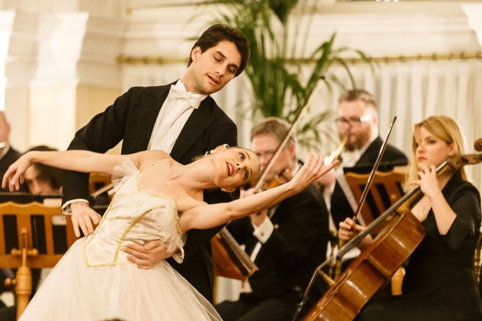 Vienna: Strauss & Mozart New Year's Eve Concert at Kursalon - Experience