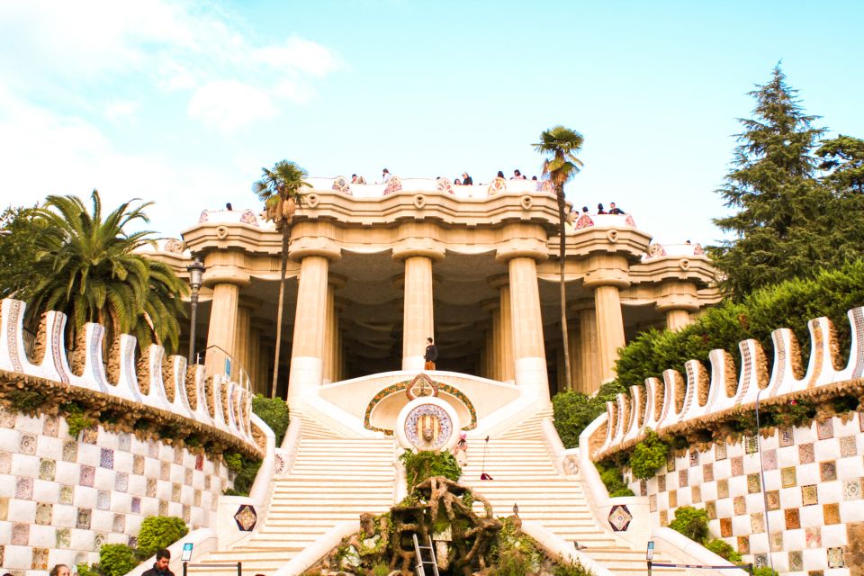 Barcelona: Park Güell & La Sagrada Familia Tickets and Tour - Tour Description