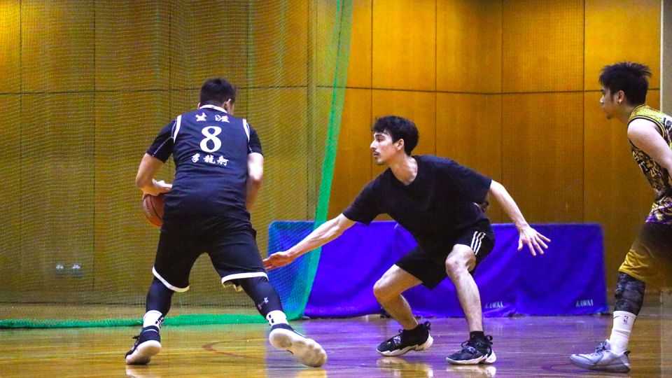 Basketball in Osaka With Local Players! - Meeting Points