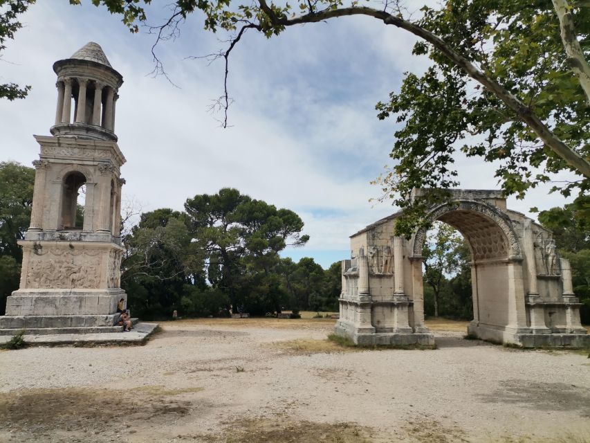 Baux and Saint Rémy De Provence: History Wine and Landscapes - Tour Inclusions