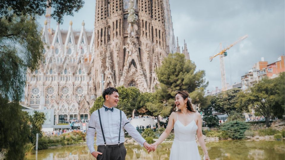 Capture Your Love Story in Sagrada Familia Barcelona - Experience and Highlights