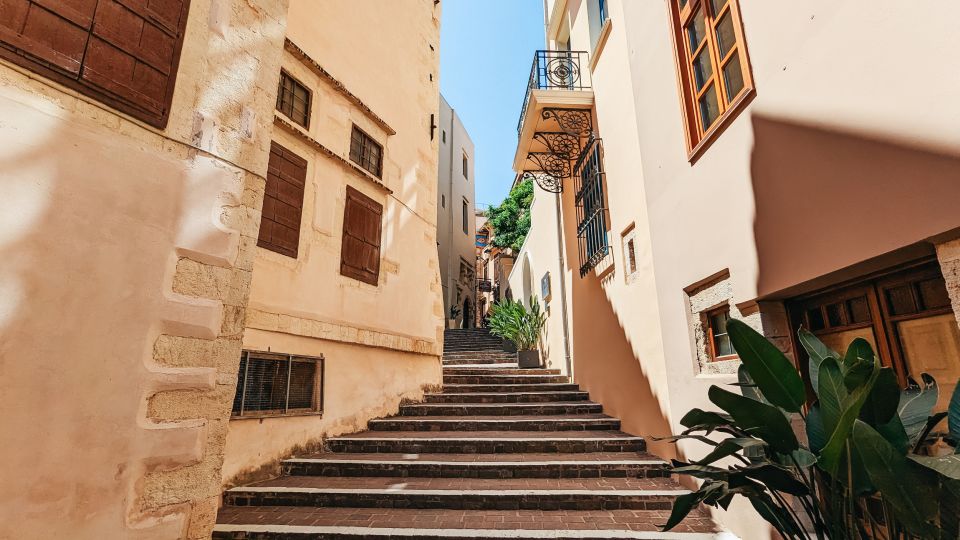 Chania: Old Town Highlights Guided Tour With Street Food - Language Options