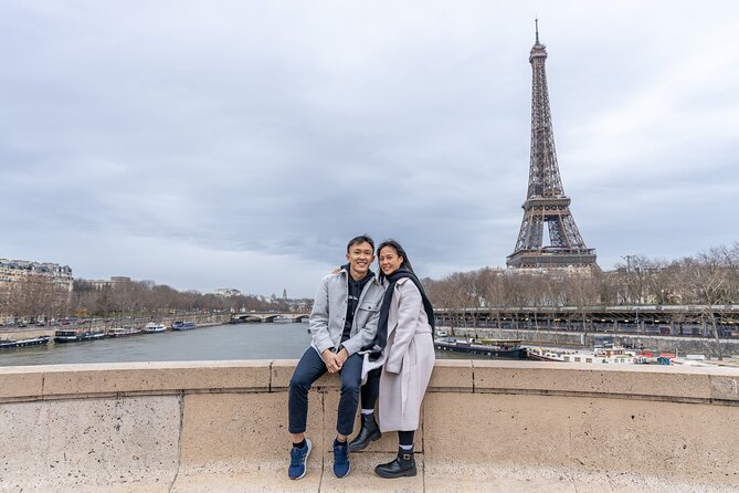 Eiffel and La Seine Photo Shoot - Paris Photographer - Meeting Points and Expectations