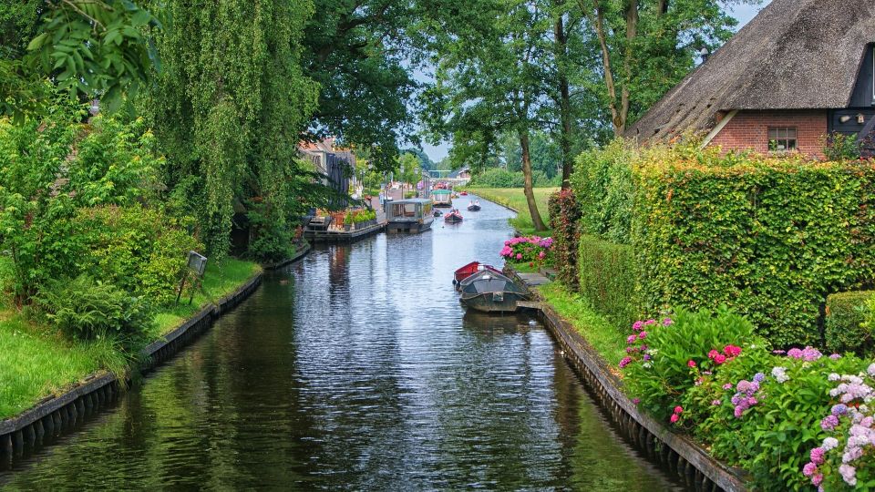 From Amsterdam: Private Sightseeing Tour to Giethoorn - Reserve Now & Pay Later Options