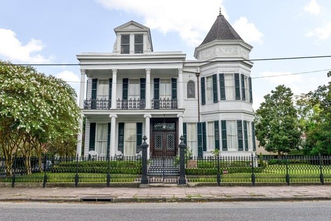 Garden District History and Homes Walking Tour - Cancellation Policy and Safety Tips