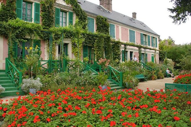 Giverny Half Day Guided Trip With Monets House & Gardens From Paris by Minivan - Transportation Details