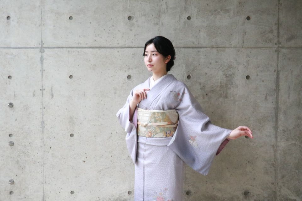 Kanazawa: Traditional Kimono Rental Experience at WARGO - Kimono Selection & Dressing Assistance