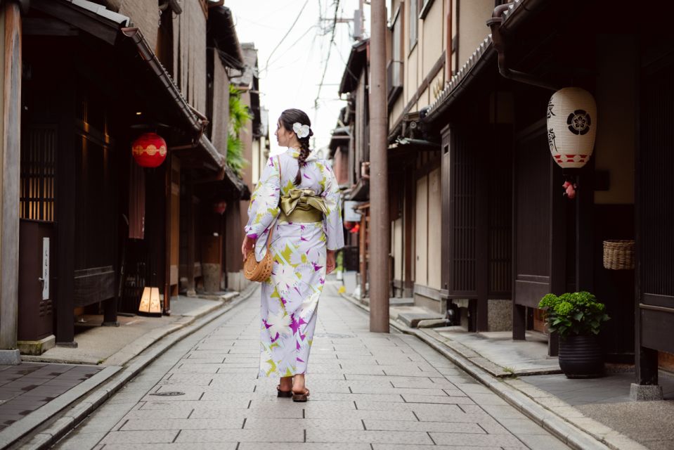 Kyoto Kimono Memories - Kimono Dressing Experience