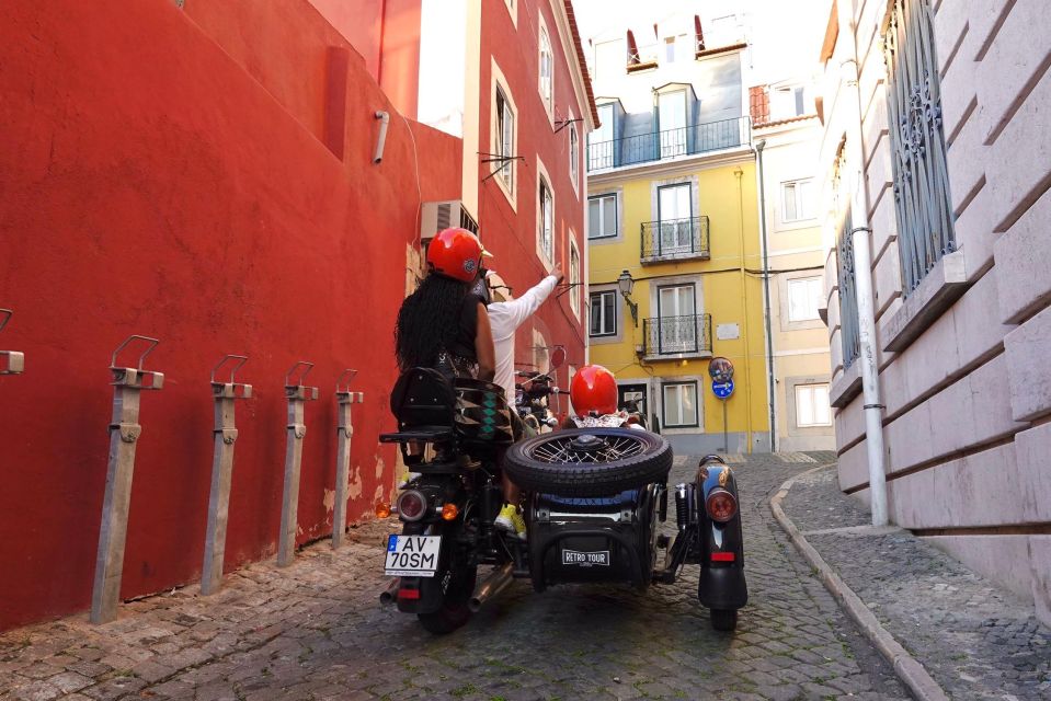 Lisbon: Private Sidecar Tour 3h30 - Highlights and Inclusions