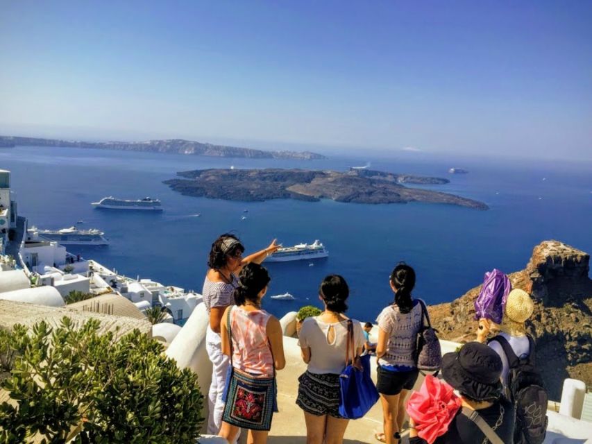 North Santorini: Private Tour With Oia Sunset - Language and Group Size