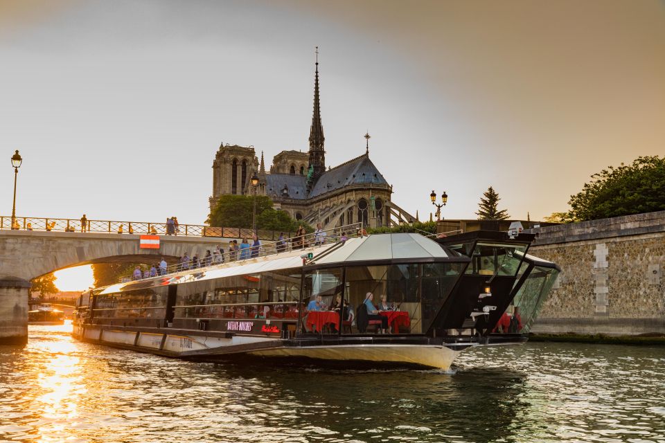 Paris: 4-Course Dinner Cruise on Seine River With Live Music - Itinerary Details