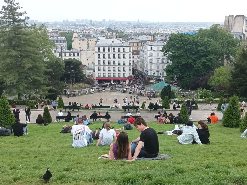 Paris: Montmartre Small Group Guided Walking Tour - Tour Description